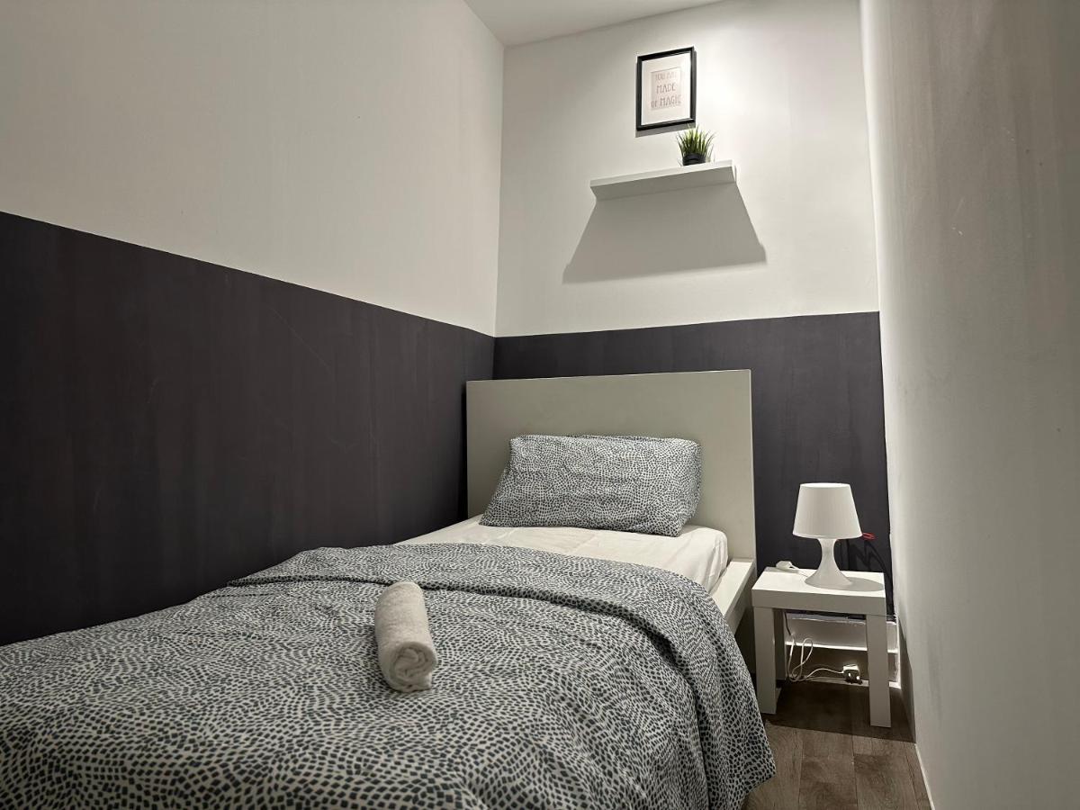 Traveller Partition Room In Al Barsha 1 Near Metro Dubai Exterior foto