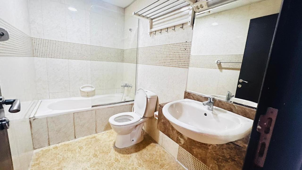 Traveller Partition Room In Al Barsha 1 Near Metro Dubai Exterior foto
